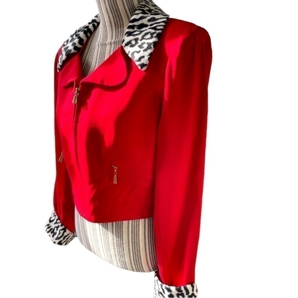 KELLY Graham cropped jacket, size 8, zipped front and pockets, shoulder pads - Picture 5 of 5